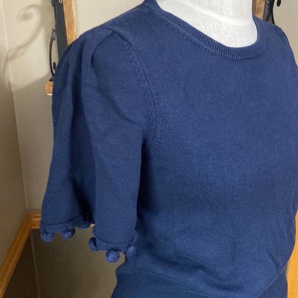 Banana republic navy blue short sleeve sweater Pom detail on sleeves size XS - Picture 2 of 6